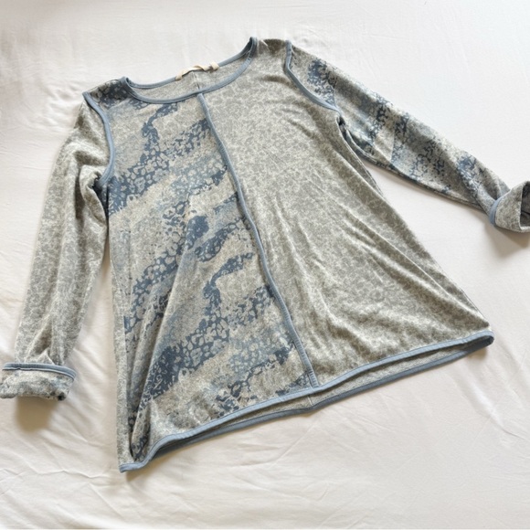Soft Surroundings Piped Tunic Sweater Women's Small Blue Gray Animal Print - Picture 2 of 5